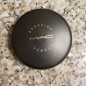 Mac bronzing powder